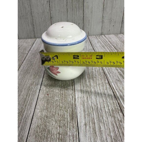 Vtg Pfaltzgraff Salt and Pepper Shakers Ceramic White Blueberry Floral 3.5" Set - Picture 5 of 11